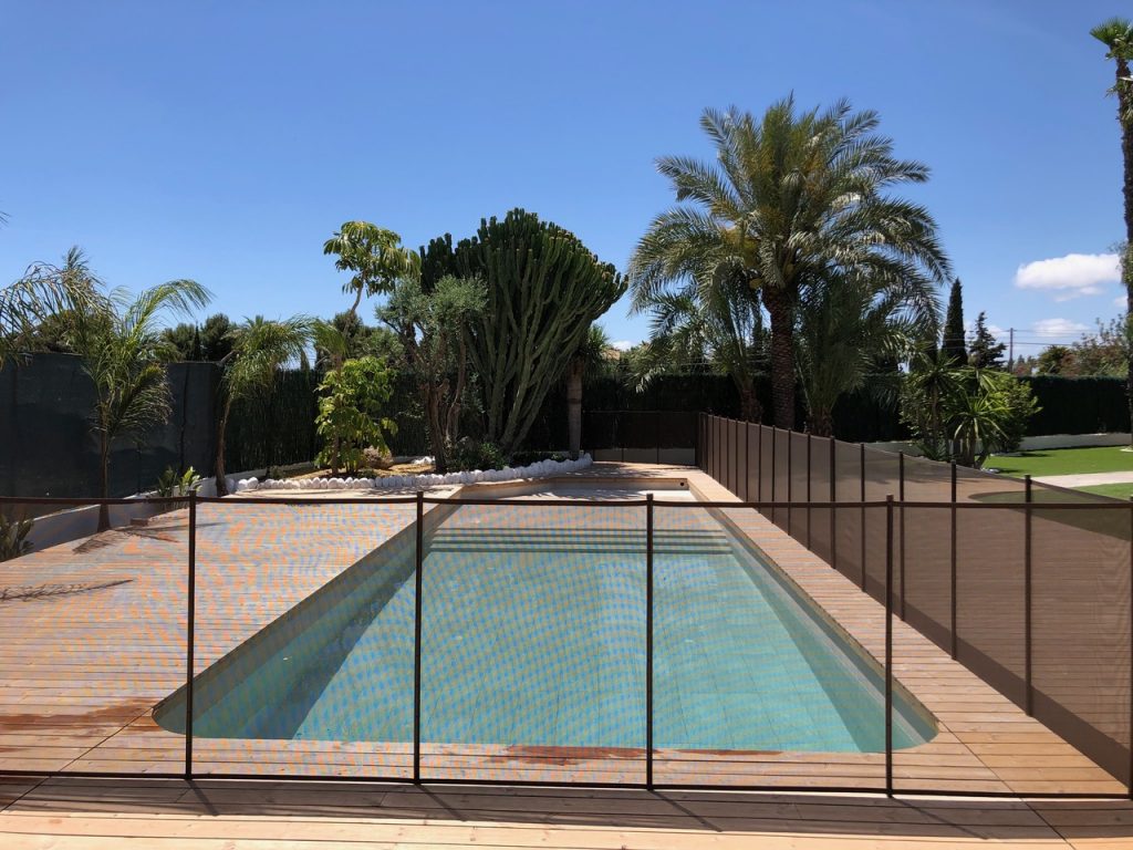 ¿Cuándo es el mejor momento para instalar una valla de seguridad de piscina en Sant Cugat?