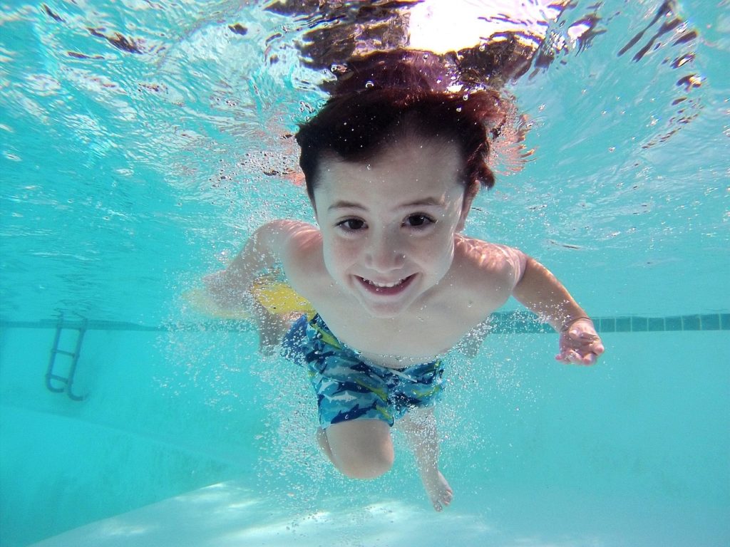 Vallas para piscina: mantenga a su familia a salvo